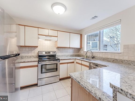4th image of 1500 Summerchase Ct #C