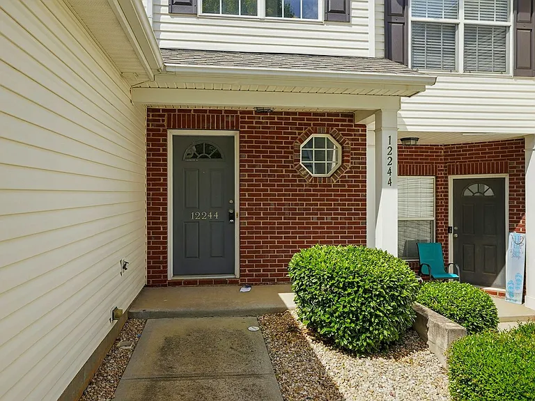 12244 Stratfield Place Cir — Photo 3