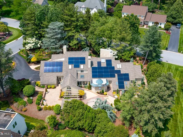 1302 Beaconfield Ln, Lancaster, PA 17601