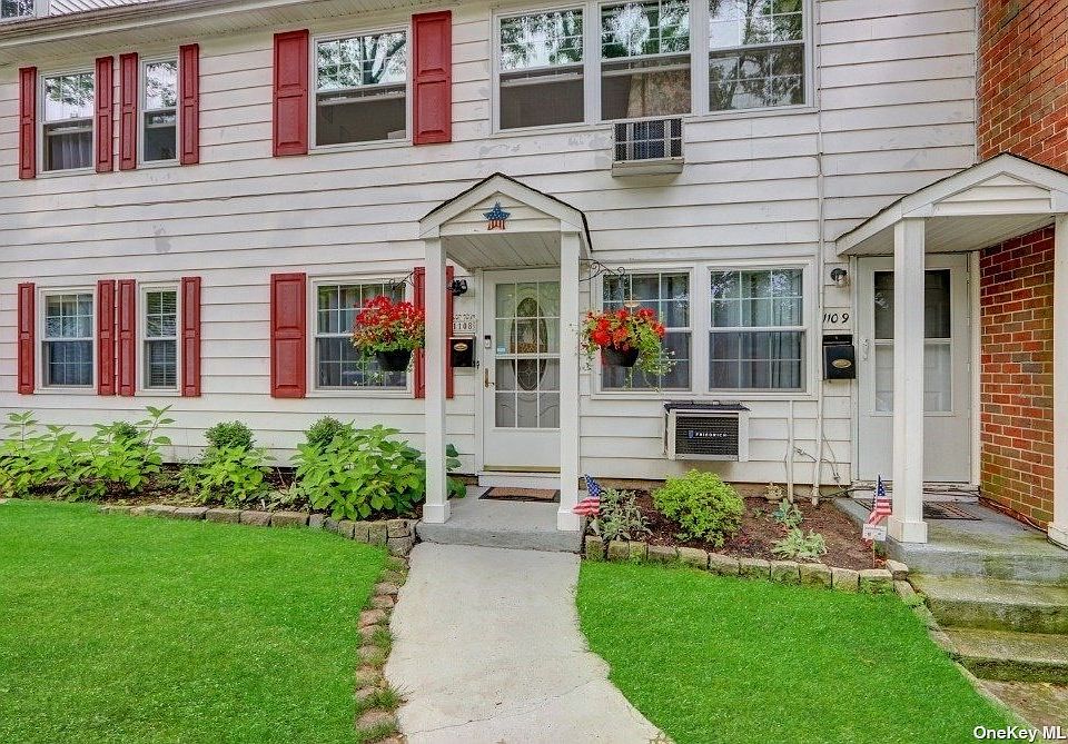 1108 Towne House Vlg Islandia NY Zillow Apartments for Rent in Islandia