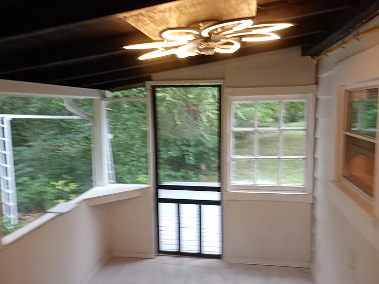 304 W Burwell St — Photo 8