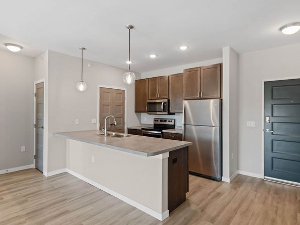 2121 S Silverthorne Ave #116