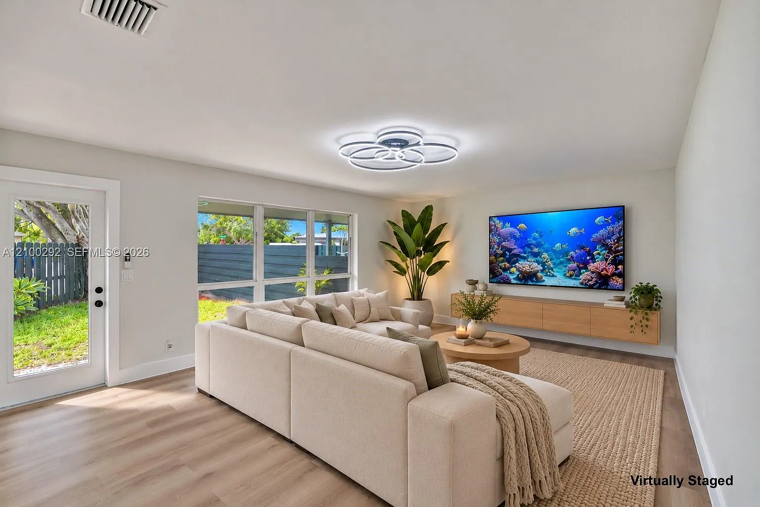 Wilton Manors — Photo 1