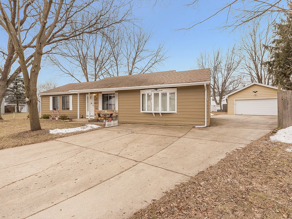 1st image of 30W120 Greenbrook Ct