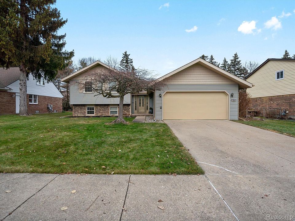 1st image of 46702 Camelia Dr