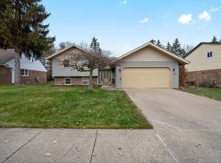 46702 Camelia Dr, Canton, MI 48187