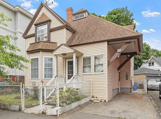 21 Woodbine St, Worcester, MA 01603