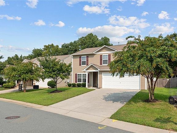 4th image of 205 Norwood Ct