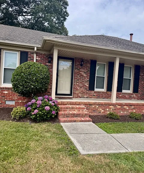 825 Ventnor Dr — Photo 2