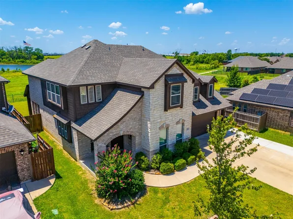 105 Cimmaron Ct, Alvarado, TX 76009