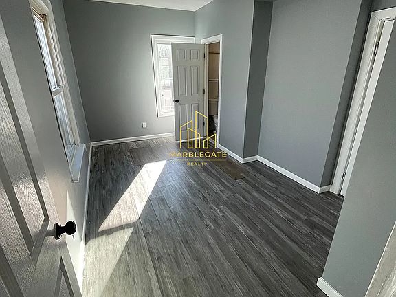 4th image of 179 Parker St #22