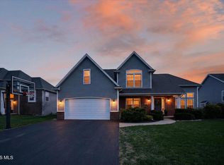 2873 Woods Edge Rd, Perrysburg, OH