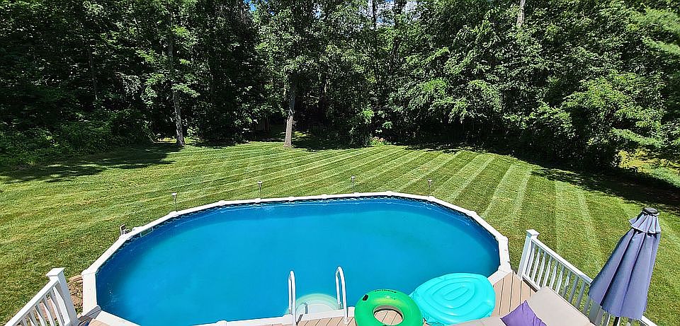 2nd image of 29 Leigh Dr