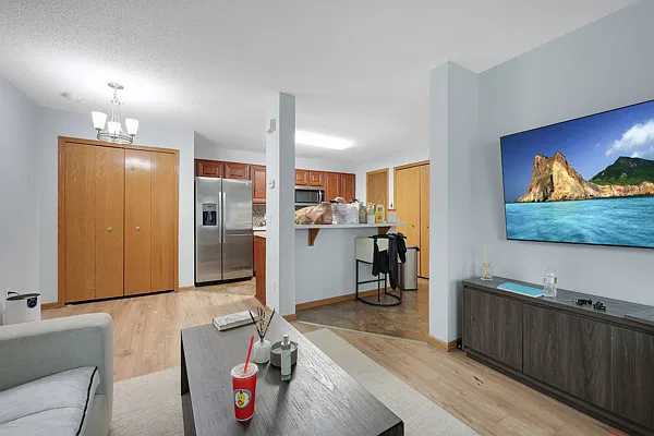 2 bed, 1.5 bath, 1320 sqft, $1,970 — Photo 4