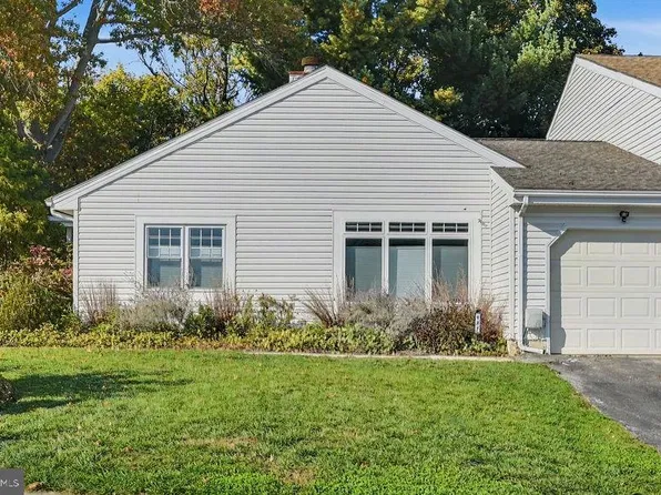 127 Upper Valley Ln, Newark, DE 19711