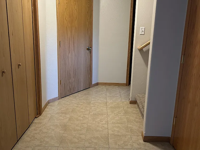 3240 E Capitol Ave — Photo 28