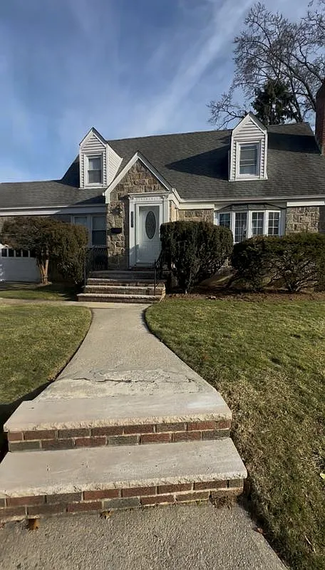 857 Cleveland St — Photo 3