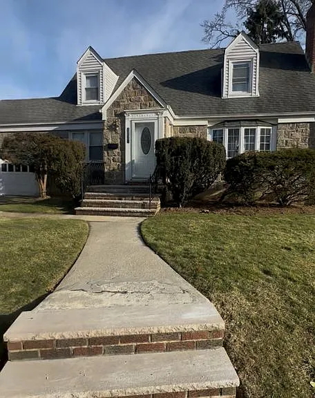 857 Cleveland St — Photo 3