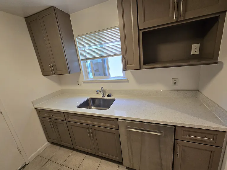 1746 Lexington Ave #2 — Photo 7