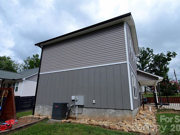 5th image of 130 Bostic St