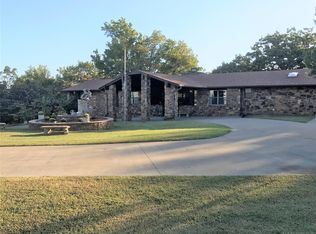 1261 Aspen Ln, Catoosa, OK 74015