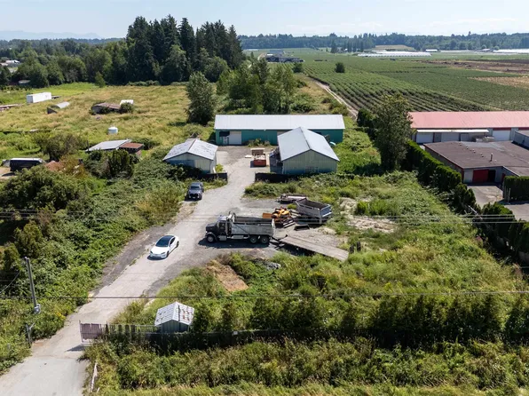 3890 176th St, Surrey, BC V3Z 1C4