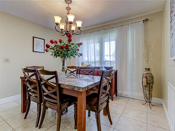 5th image of 2664 Saint Andrews Dr