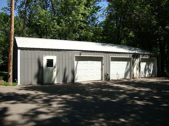 Huge heated / insulated garage