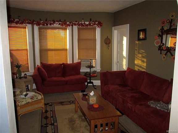 2nd image of 59 W Hazeltine Ave