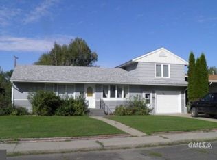 206 1st St, Glendive, MT 59330