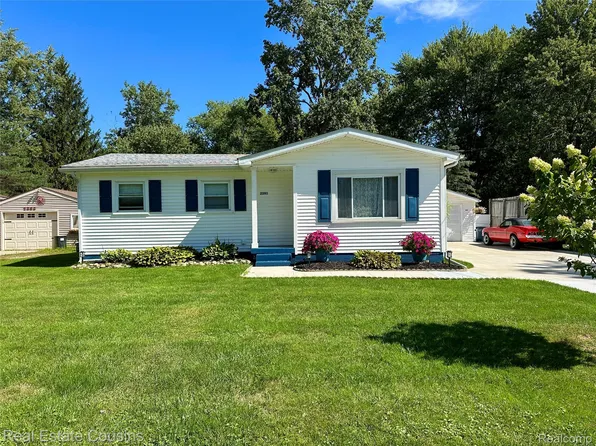 2391 Cheryl Ann Dr, Burton, MI 48519
