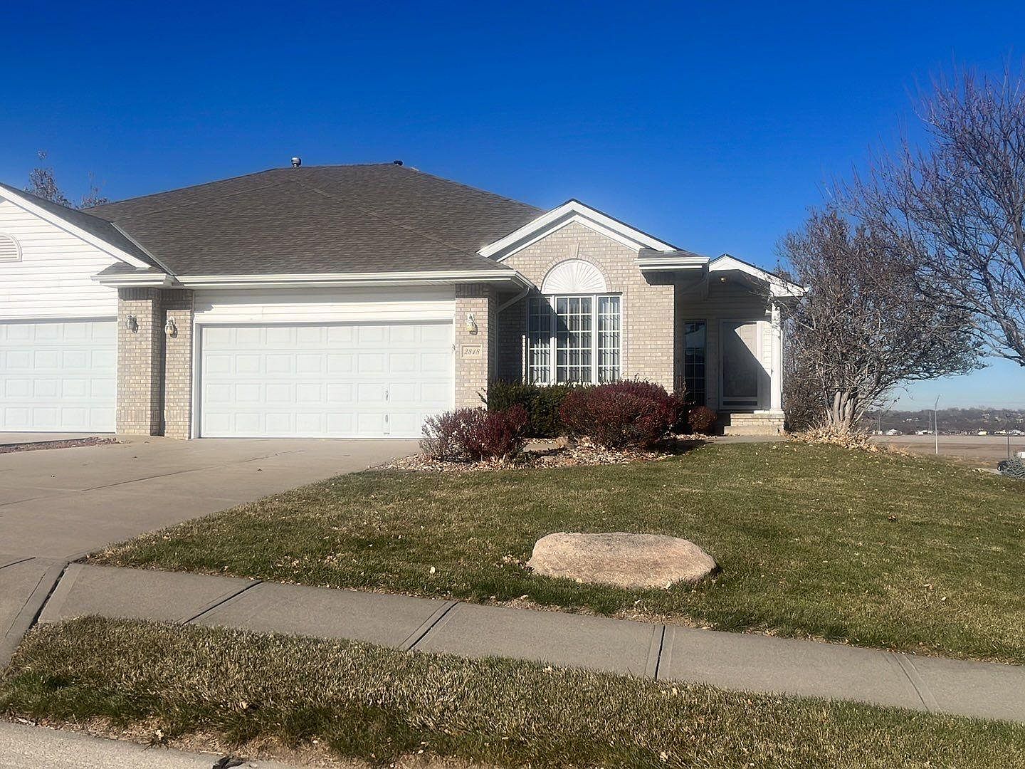 2818 Eagle Hills Cir, Papillion, NE 68133 Zillow