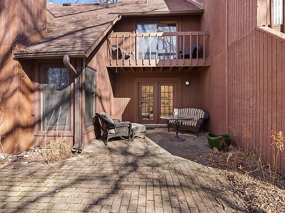 2nd image of 5027 Woodlake Dr
