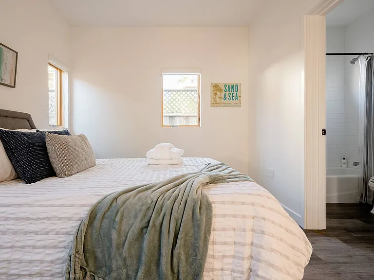 1141 E Cliff Dr #A — Photo 9