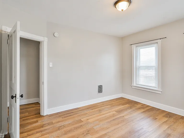 421 Union St — Photo 33