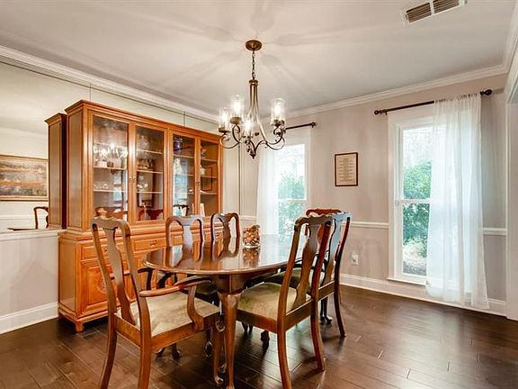 5th image of 4273 Revere Cir