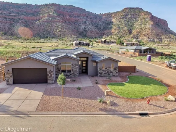 558 E Rainmaker Rd, Kanab, UT 84741
