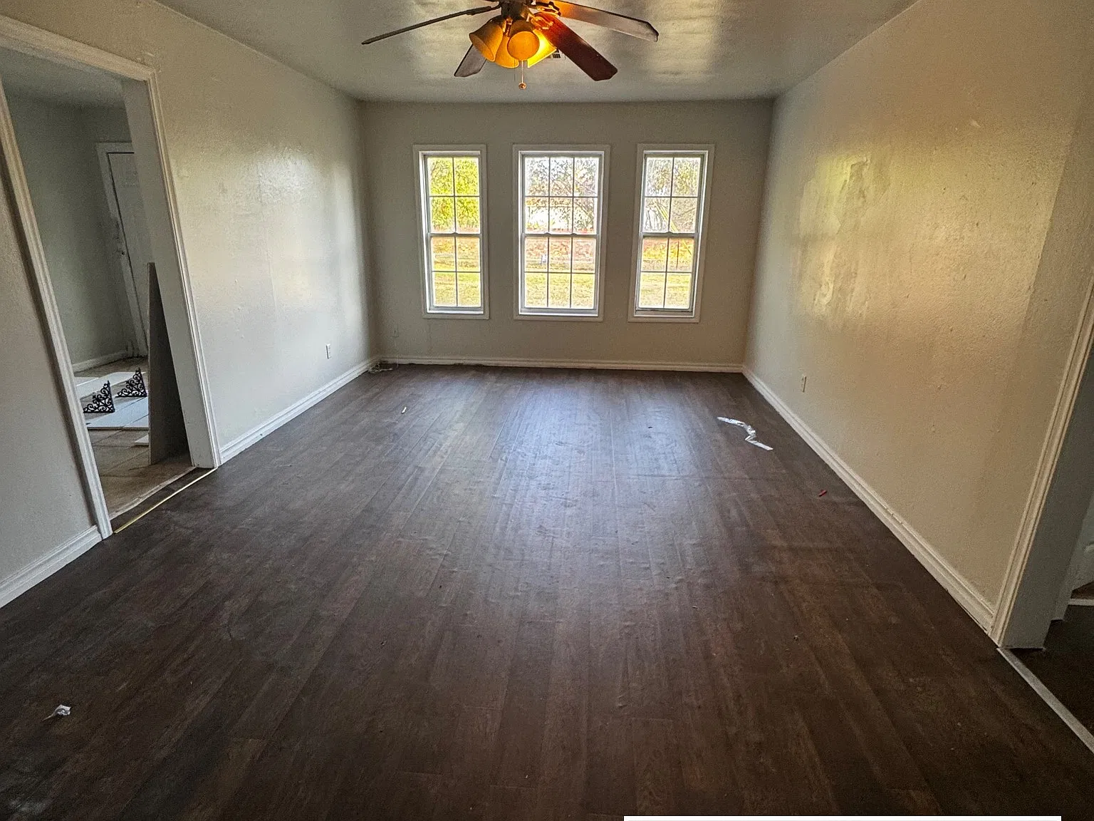 3 bed, 1100 sqft, $900 — Photo 2