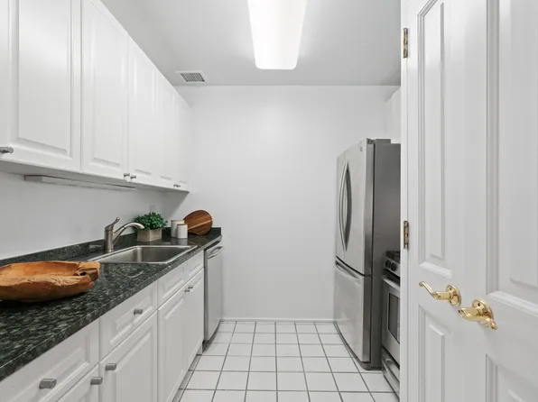 350 East 82nd Street image 8 of 16