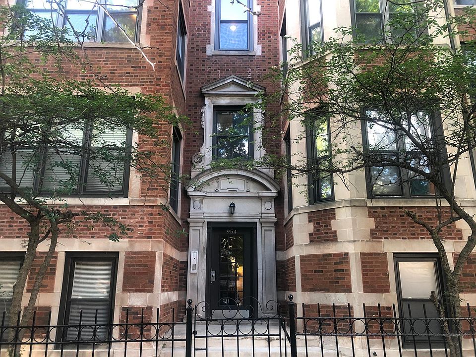1st image of 954 W Belle Plaine Ave APT 3E