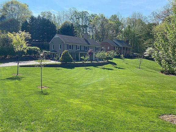 2nd image of 4717 Locksview Rd