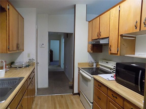 3rd image of 130 S Lake Ave