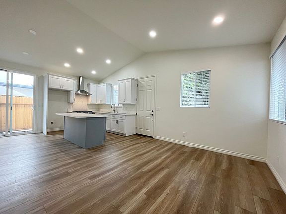 4th image of 811A Camelia Dr