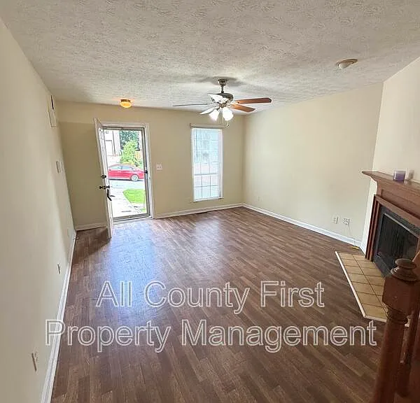 1183 Red Oak Cv — Photo 3