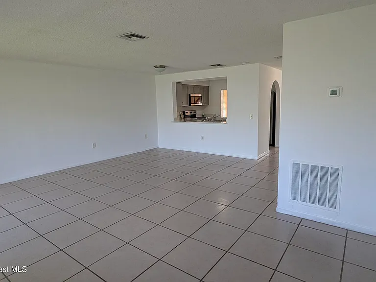 174 San Juan Cir — Photo 12