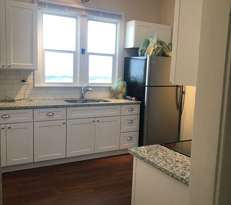2nd image of 315 6th St #315