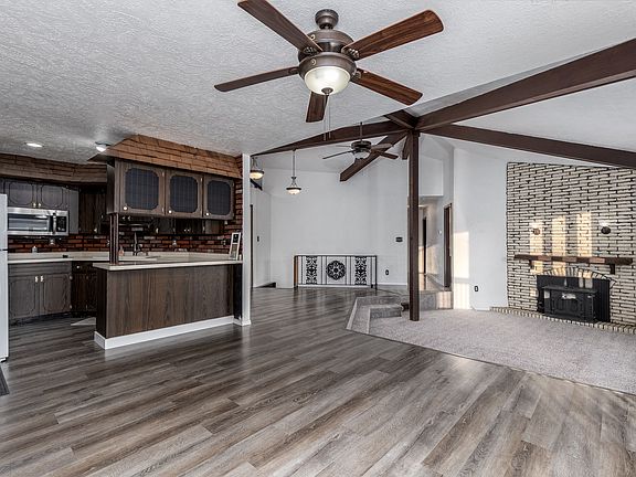 5th image of 1 Old Orchard Ln
