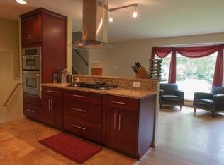 3804 Moss Dr, Annandale, VA 22003