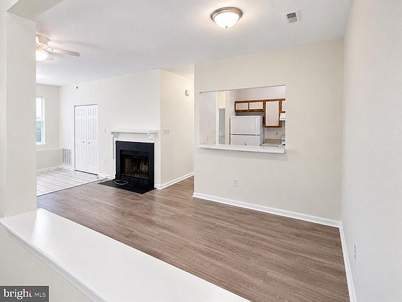 5th image of 604 Moonglow Rd APT 102
