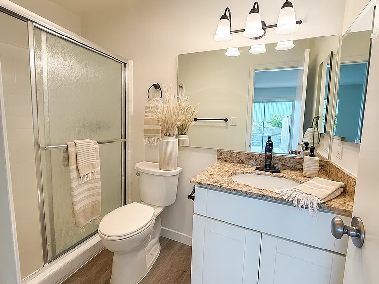 3 bedroom/2 bathroom bathroom